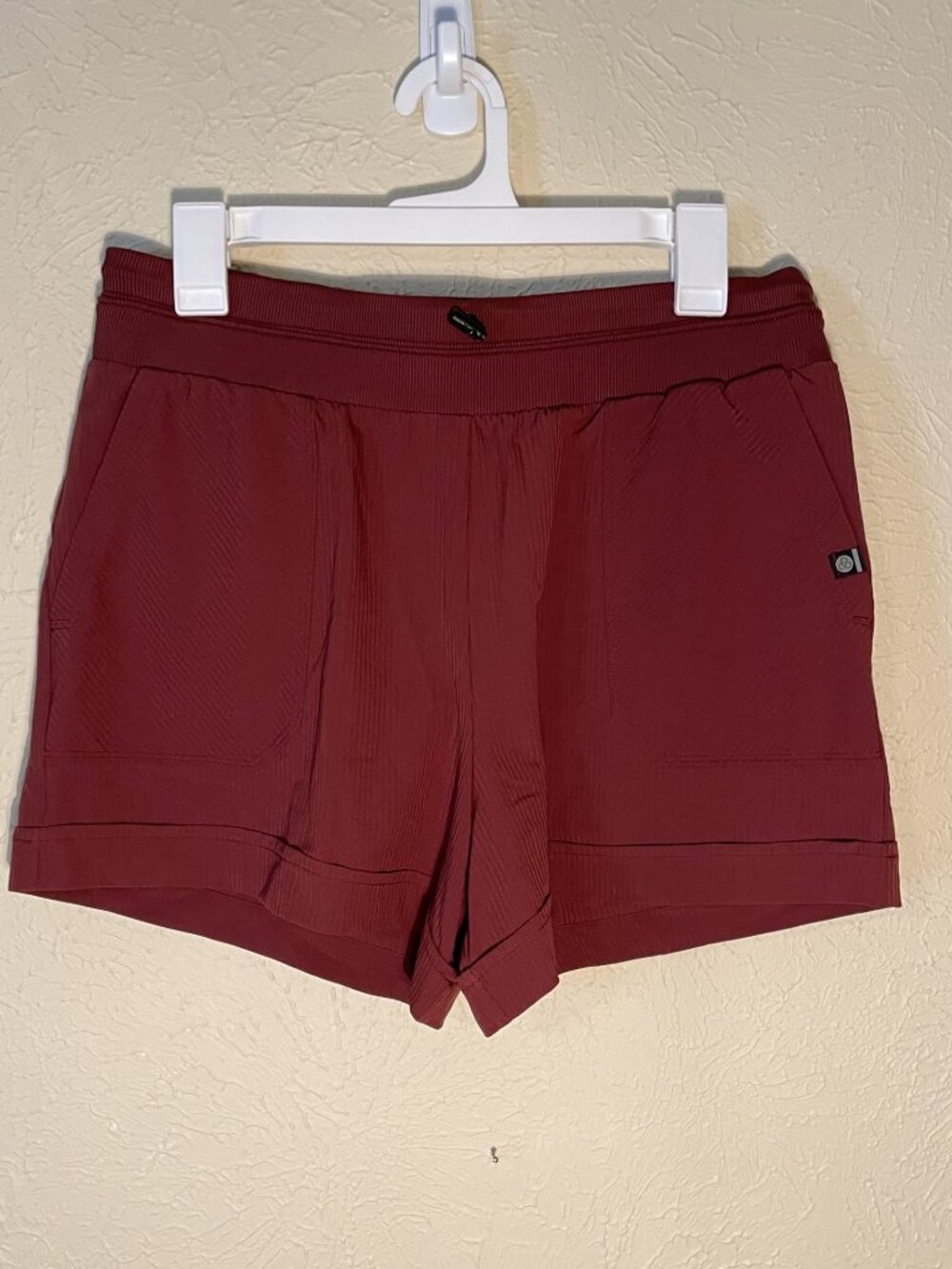 Zella Horizon Woven Athletic Shorts, Burgundy Port, Size Medium